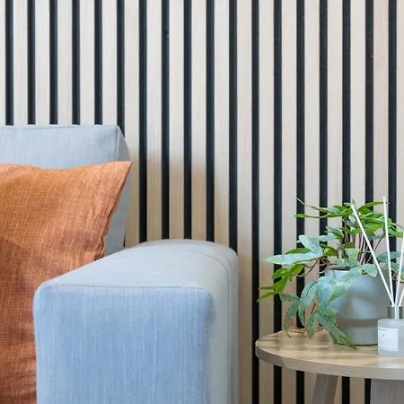 Apartment Modern 2 Bedroom Flat Near Centre With Free Parking, Ideal For Contractors & Long - Nordstay