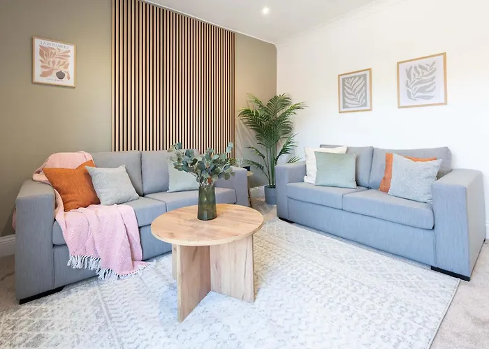 Modern 2 Bedroom Flat Near Centre With Free Parking, Ideal For Contractors & Long - Nordstay Leeds (West Yorkshire)