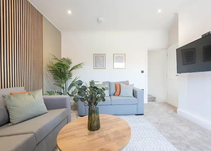 Modern 2 Bedroom Flat Near Centre With Free Parking, Ideal For Contractors & Long - Nordstay Apartamento Leeds (West Yorkshire)