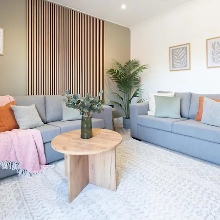 Modern 2 Bedroom Flat Near Leeds Centre With Free Parking, Ideal For Contractors & Long - Nordstay Leeds (West Yorkshire)